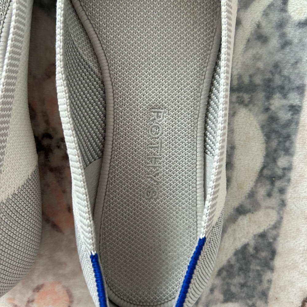 Rothy's 8.5 Two Tone flats in Neutral Cream & Light Gray - Picture 2 of 8